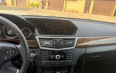Mercedes-Benz E-Класс, 2011 год, 1 250 000 рублей, 13 фотография
