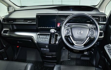 Honda Stepwgn IV, 2021 год, 2 499 000 рублей, 13 фотография