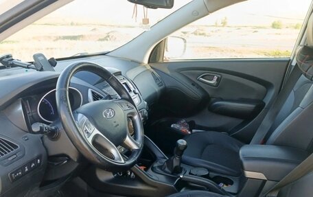 Hyundai ix35 I рестайлинг, 2011 год, 940 000 рублей, 3 фотография