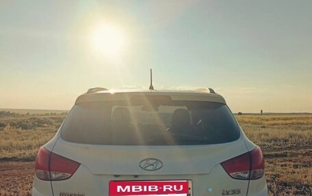 Hyundai ix35 I рестайлинг, 2011 год, 940 000 рублей, 2 фотография