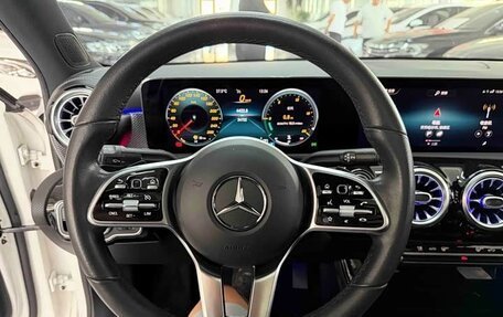 Mercedes-Benz A-Класс, 2022 год, 1 640 000 рублей, 15 фотография