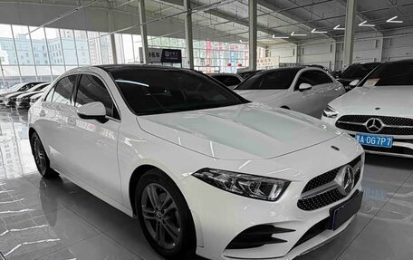 Mercedes-Benz A-Класс, 2022 год, 1 640 000 рублей, 3 фотография