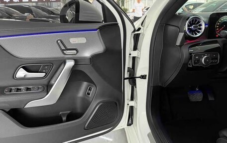 Mercedes-Benz A-Класс, 2022 год, 1 640 000 рублей, 11 фотография