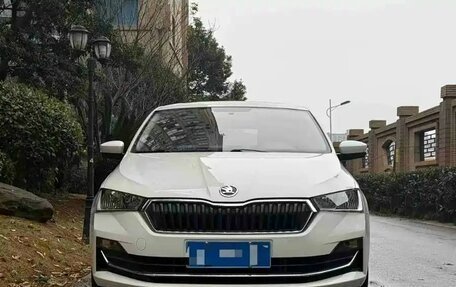 Skoda Rapid II, 2021 год, 1 040 000 рублей, 2 фотография