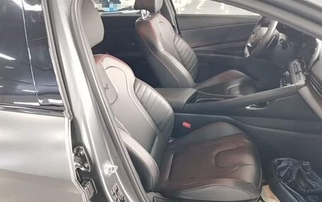 Hyundai Elantra, 2023 год, 1 640 000 рублей, 22 фотография