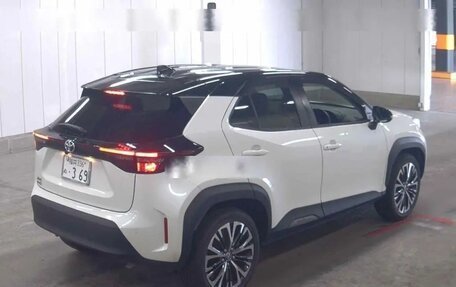 Toyota Yaris Cross, 2021 год, 1 595 000 рублей, 2 фотография