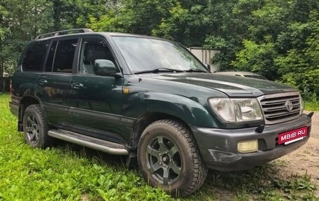 Toyota Land Cruiser 100 рестайлинг 2, 2004 год, 1 790 000 рублей, 3 фотография
