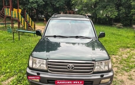 Toyota Land Cruiser 100 рестайлинг 2, 2004 год, 1 790 000 рублей, 2 фотография
