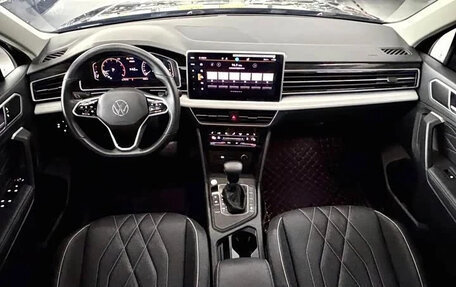 Volkswagen Tiguan II, 2023 год, 2 580 000 рублей, 6 фотография