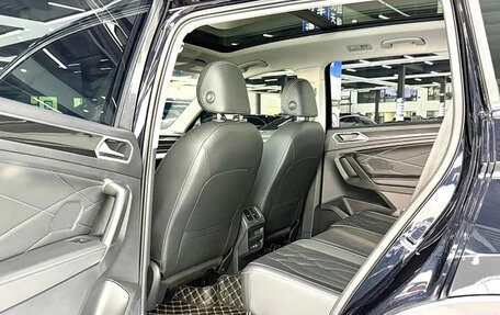 Volkswagen Tiguan II, 2023 год, 2 580 000 рублей, 9 фотография