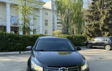 Chevrolet Cruze II, 2010 год, 670 000 рублей, 3 фотография