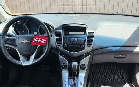 Chevrolet Cruze II, 2010 год, 670 000 рублей, 10 фотография