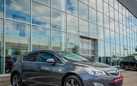 Opel Astra J, 2011 год, 828 000 рублей, 1 фотография
