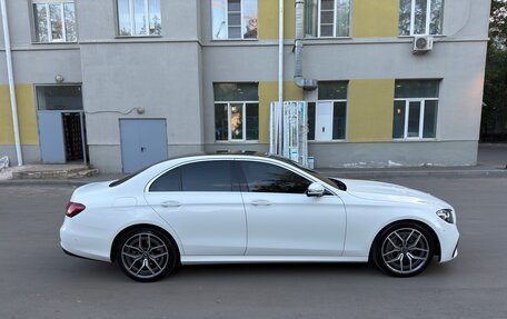 Mercedes-Benz E-Класс, 2020 год, 3 800 000 рублей, 4 фотография