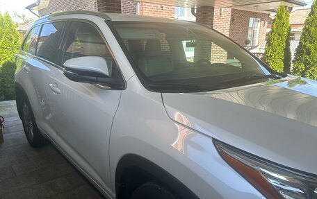 Toyota Highlander III, 2014 год, 3 200 000 рублей, 4 фотография