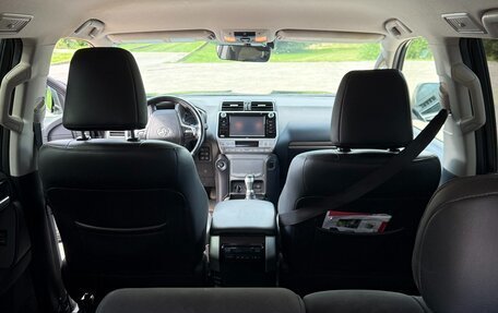 Toyota Land Cruiser Prado 150 рестайлинг 2, 2019 год, 6 000 000 рублей, 10 фотография