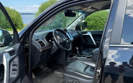 Toyota Land Cruiser Prado 150 рестайлинг 2, 2019 год, 6 000 000 рублей, 8 фотография