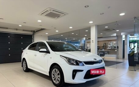 KIA Rio IV, 2020 год, 1 585 000 рублей, 3 фотография