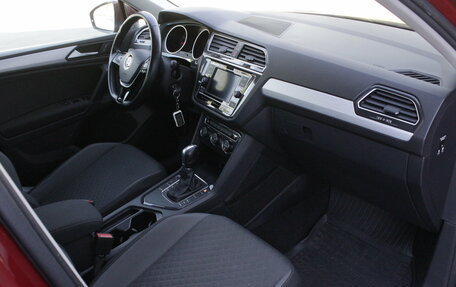 Volkswagen Tiguan II, 2019 год, 2 190 000 рублей, 11 фотография