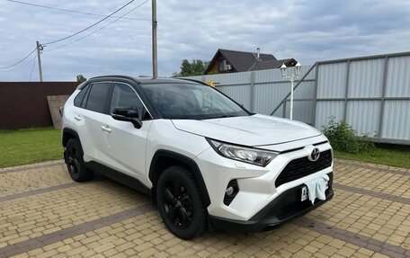 Toyota RAV4, 2020 год, 4 300 000 рублей, 10 фотография