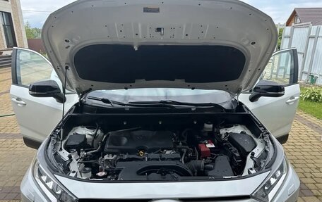 Toyota RAV4, 2020 год, 4 300 000 рублей, 6 фотография