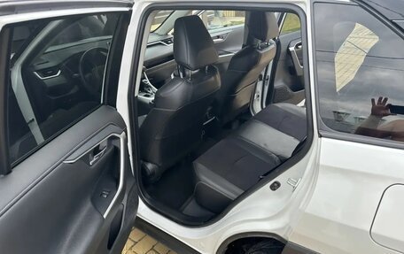 Toyota RAV4, 2020 год, 4 300 000 рублей, 5 фотография
