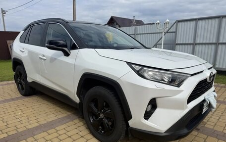 Toyota RAV4, 2020 год, 4 300 000 рублей, 13 фотография