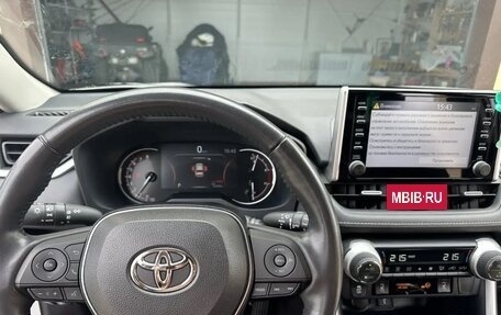 Toyota RAV4, 2020 год, 4 300 000 рублей, 3 фотография