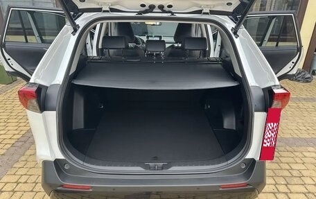 Toyota RAV4, 2020 год, 4 300 000 рублей, 7 фотография