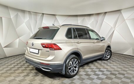 Volkswagen Tiguan II, 2021 год, 3 350 000 рублей, 2 фотография