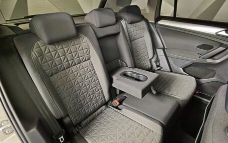 Volkswagen Tiguan II, 2021 год, 3 350 000 рублей, 17 фотография