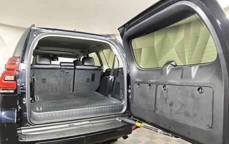 Toyota Land Cruiser Prado 150 рестайлинг 2, 2020 год, 5 400 000 рублей, 12 фотография