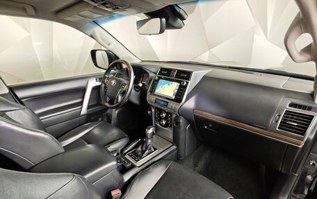 Toyota Land Cruiser Prado 150 рестайлинг 2, 2020 год, 5 400 000 рублей, 13 фотография