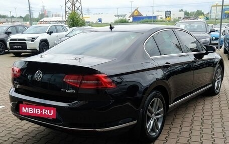 Volkswagen Passat B8 рестайлинг, 2017 год, 1 800 000 рублей, 3 фотография