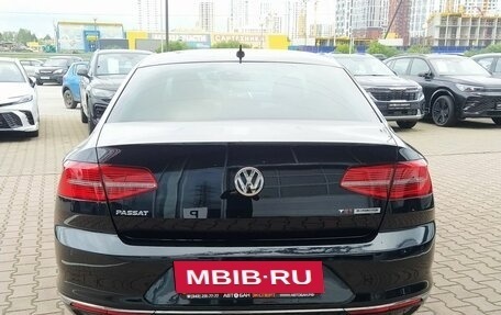 Volkswagen Passat B8 рестайлинг, 2017 год, 1 800 000 рублей, 5 фотография