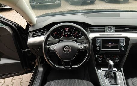 Volkswagen Passat B8 рестайлинг, 2017 год, 1 800 000 рублей, 24 фотография