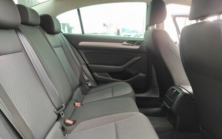 Volkswagen Passat B8 рестайлинг, 2017 год, 1 800 000 рублей, 22 фотография