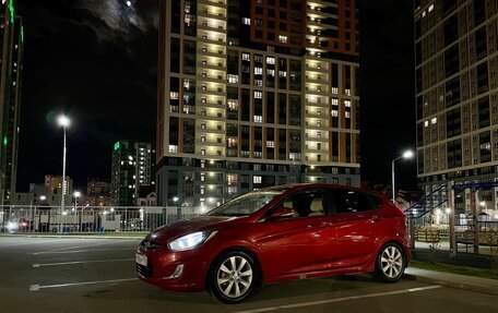Hyundai Solaris II рестайлинг, 2011 год, 880 000 рублей, 2 фотография