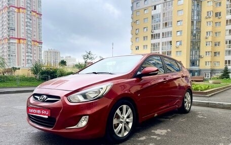 Hyundai Solaris II рестайлинг, 2011 год, 880 000 рублей, 9 фотография