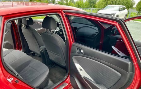 Hyundai Solaris II рестайлинг, 2011 год, 880 000 рублей, 17 фотография