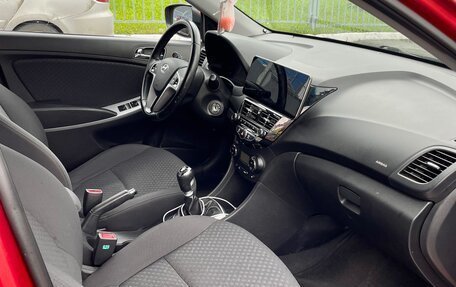 Hyundai Solaris II рестайлинг, 2011 год, 880 000 рублей, 22 фотография