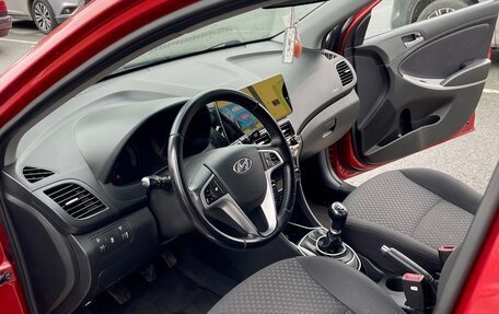 Hyundai Solaris II рестайлинг, 2011 год, 880 000 рублей, 21 фотография