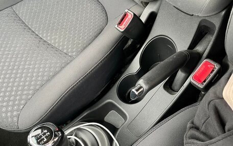 Hyundai Solaris II рестайлинг, 2011 год, 880 000 рублей, 33 фотография