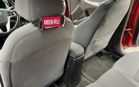 Hyundai Solaris II рестайлинг, 2011 год, 880 000 рублей, 28 фотография