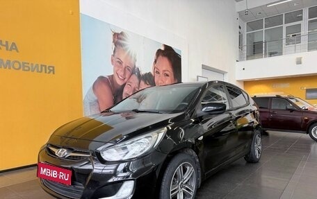 Hyundai Solaris II рестайлинг, 2012 год, 599 000 рублей, 1 фотография