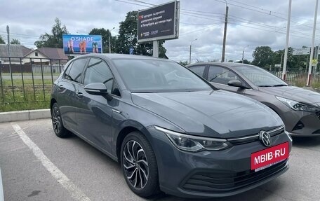 Volkswagen Golf VIII, 2020 год, 1 949 000 рублей, 2 фотография