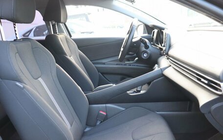 Hyundai Elantra, 2021 год, 2 130 000 рублей, 20 фотография