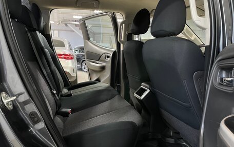 Mitsubishi L200 IV рестайлинг, 2021 год, 2 850 000 рублей, 15 фотография