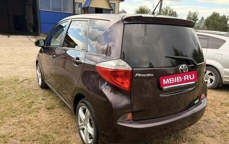 Toyota Ractis II, 2010 год, 700 000 рублей, 3 фотография