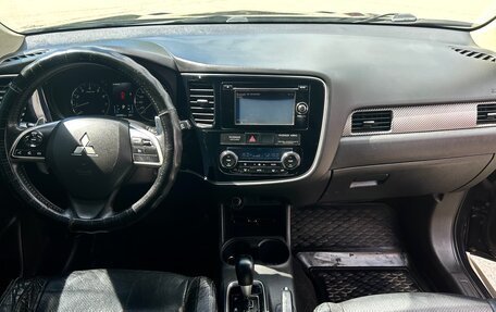 Mitsubishi Outlander III рестайлинг 3, 2012 год, 1 200 000 рублей, 4 фотография